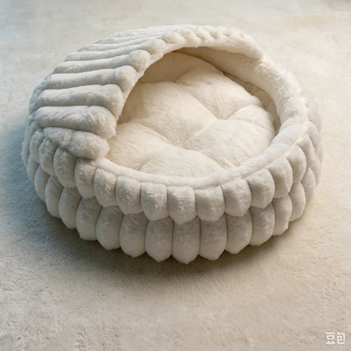 Seashell Pet Bed | Faux Rabbit Fur & Corduroy | 2-in-1 Semi-Enclosed Nest | Waterproof Base | 2 Sizes