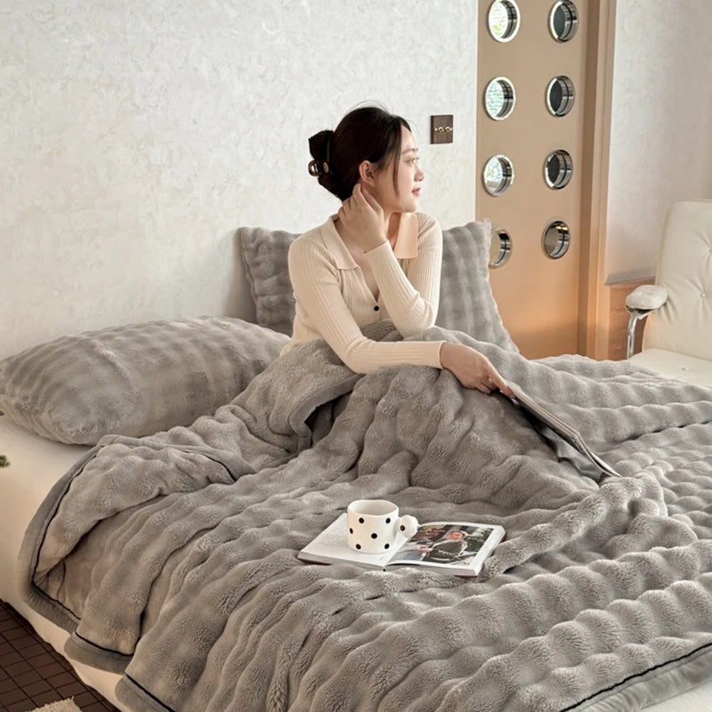 Soft Winter Fleece Blanket – Light Grey