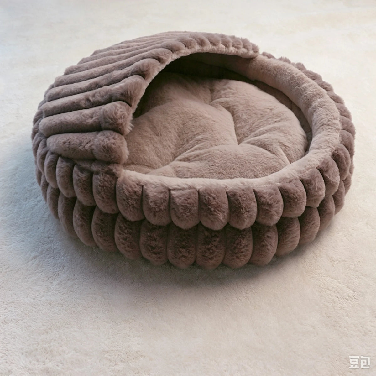 Seashell Pet Bed | Faux Rabbit Fur & Corduroy | 2-in-1 Semi-Enclosed Nest | Waterproof Base | 2 Sizes