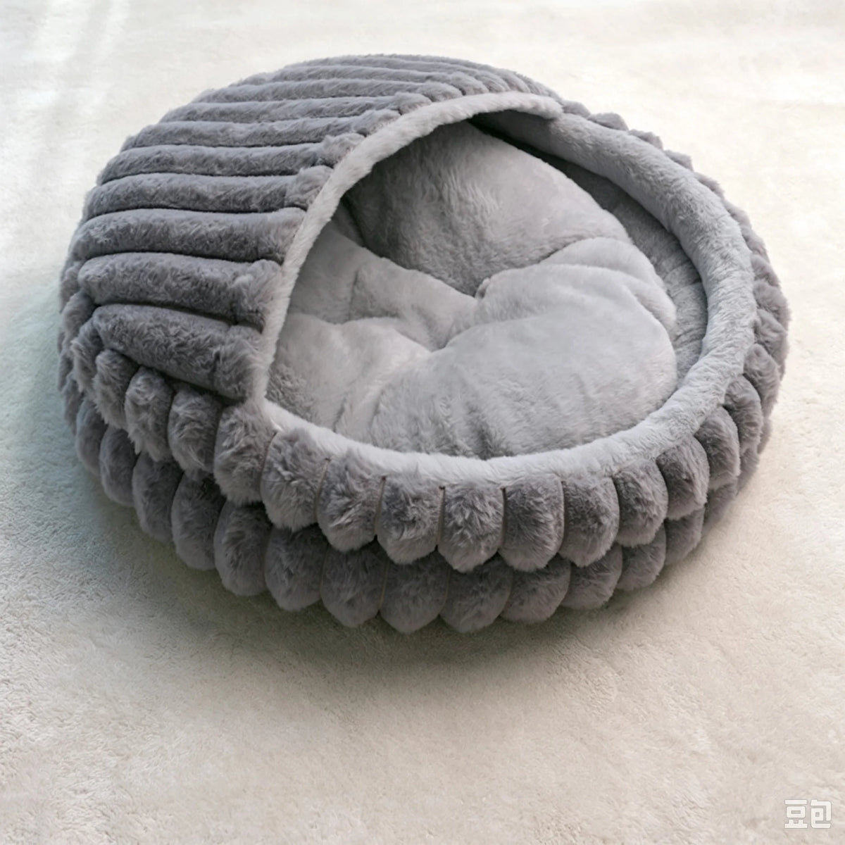 Seashell Pet Bed | Faux Rabbit Fur & Corduroy | 2-in-1 Semi-Enclosed Nest | Waterproof Base | 2 Sizes