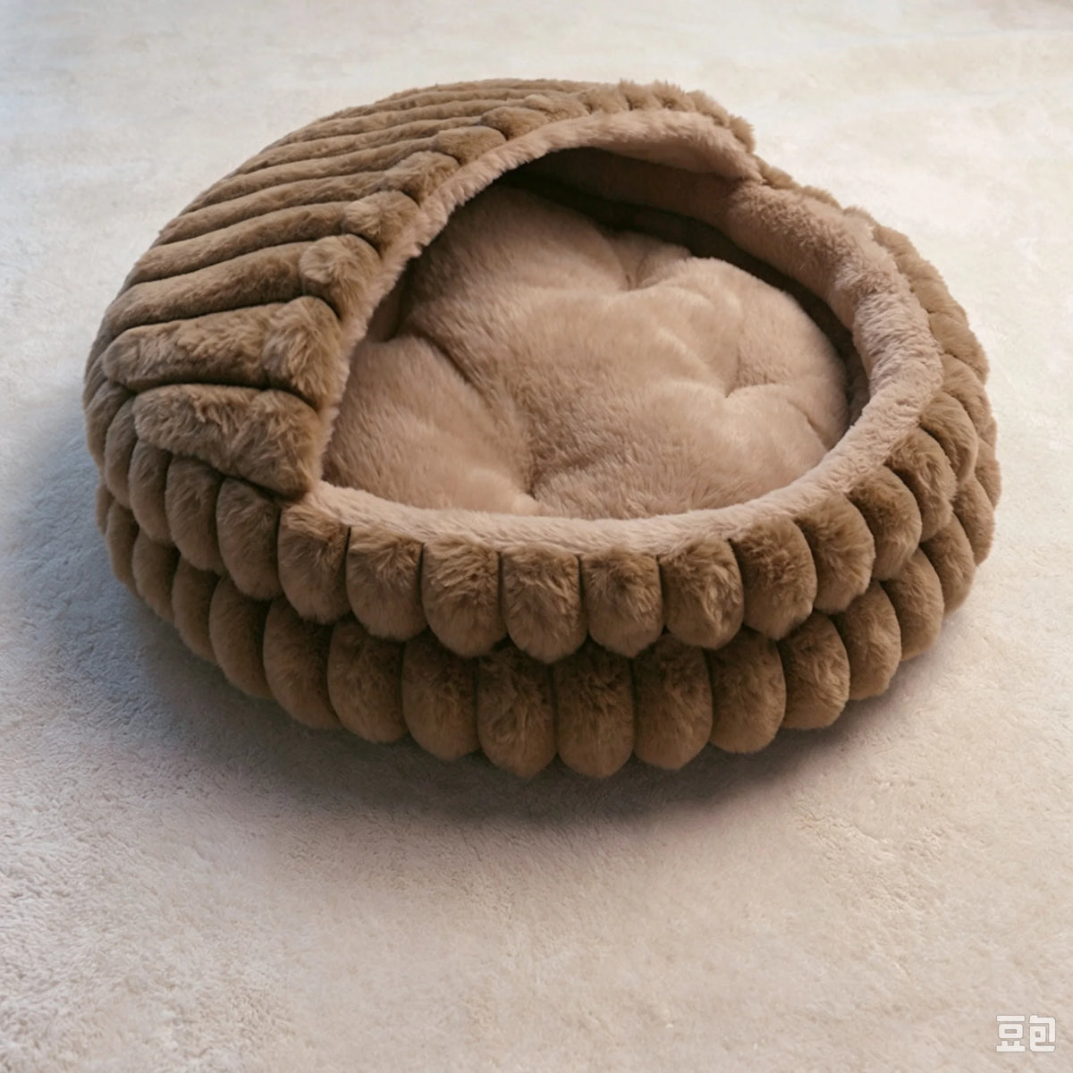 Seashell Pet Bed | Faux Rabbit Fur & Corduroy | 2-in-1 Semi-Enclosed Nest | Waterproof Base | 2 Sizes